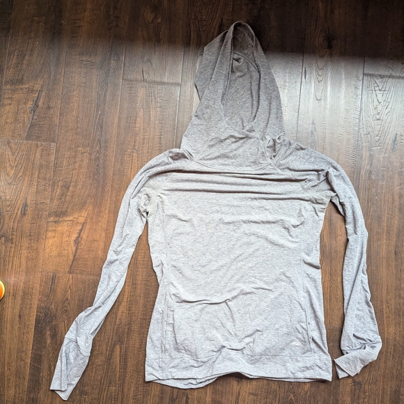 GapFit Gray Long Sleeve Hoodie - Picture 1 of 3